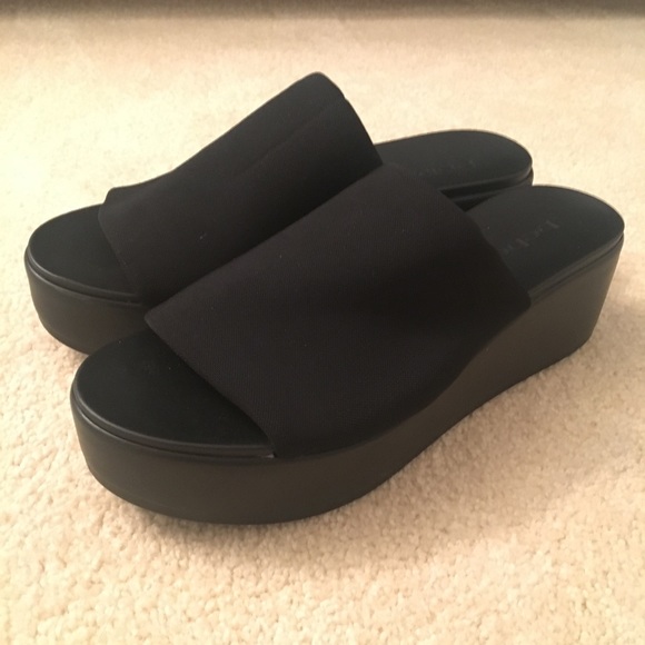 bebe platform flip flops